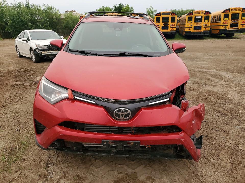 60667326 :رقم المزاد ، 2T3BFREV7HW623624 vin ، 2017 Toyota Rav4 مزاد بيع