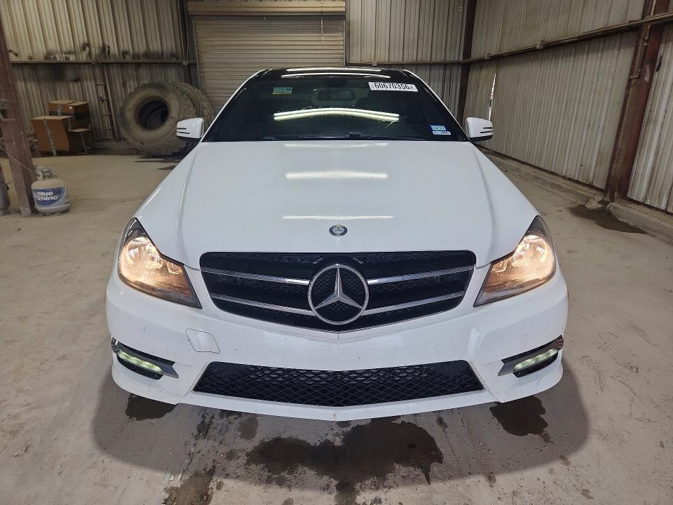 Продажа на аукционе авто 2015 Mercedes-benz C, vin: WDDGJ4HB8FG369249, номер лота: 60670356