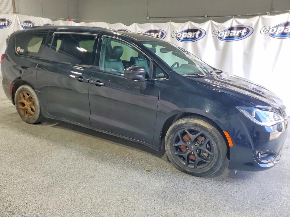 59847326 :رقم المزاد ، 2C4RC1EG1LR100046 vin ، 2020 Chrysler Pacifica مزاد بيع