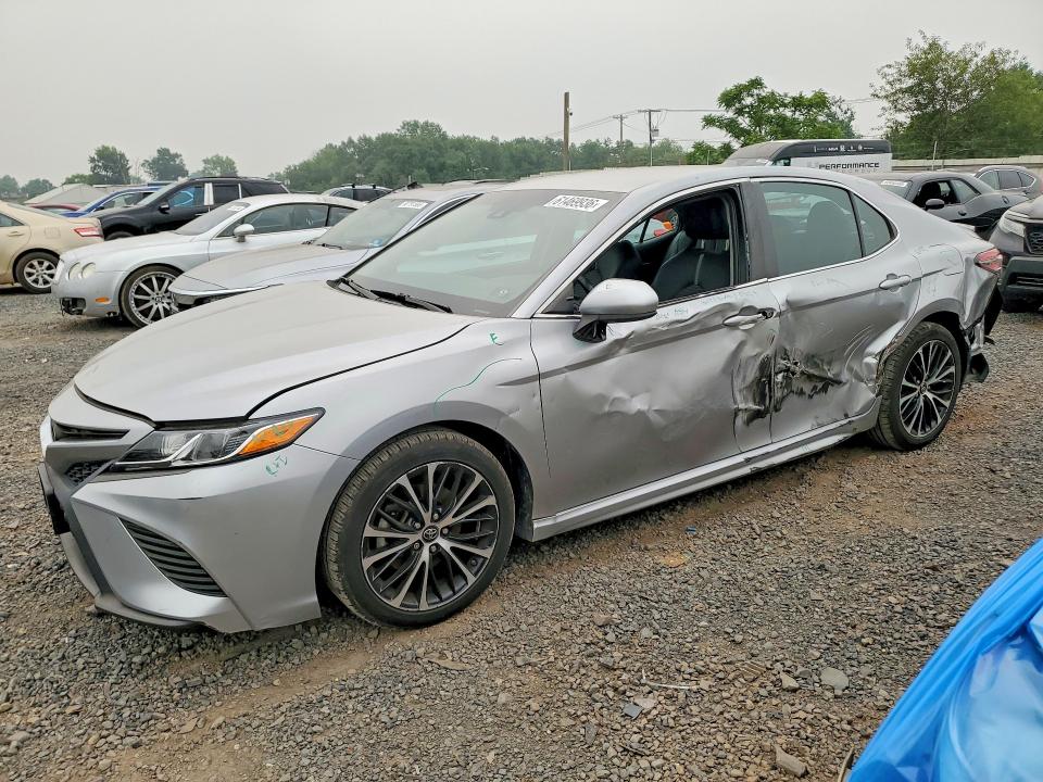 2018 Toyota Camry მანქანა იყიდება აუქციონზე, vin: 4T1B11HK9JU677510, აუქციონის ნომერი: 61469936