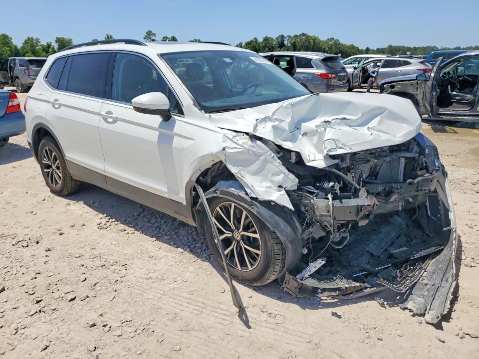 61947216 :رقم المزاد ، 3VV3B7AX4MM054157 vin ، 2021 Volkswagen Tiguan مزاد بيع