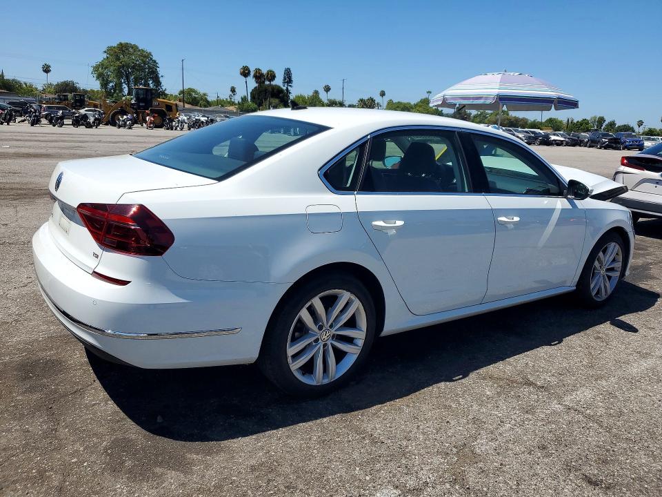 62338956 :رقم المزاد ، 1VWBA7A35JC028509 vin ، 2018 Volkswagen Passat مزاد بيع