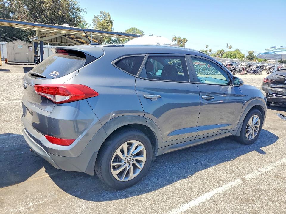 2016 Hyundai Tucson მანქანა იყიდება აუქციონზე, vin: KM8J33A42GU182913, აუქციონის ნომერი: 61189506
