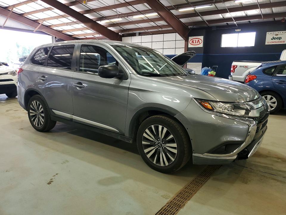 2020 Mitsubishi Outlander მანქანა იყიდება აუქციონზე, vin: JA4AZ3A31LZ003102, აუქციონის ნომერი: 59771936