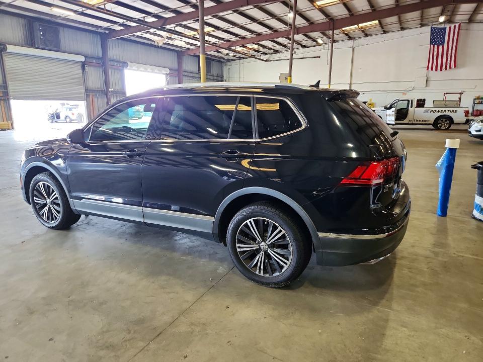 61078666 :رقم المزاد ، 3VV2B7AX7JM067671 vin ، 2018 Volkswagen Tiguan مزاد بيع
