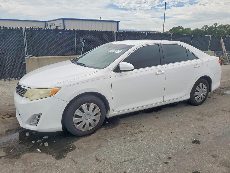62700476 :رقم المزاد ، 4T1BF1FK0DU667747 vin ، 2013 Toyota Camry مزاد بيع