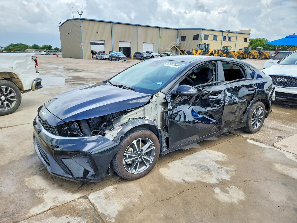2023 Kia Forte მანქანა იყიდება აუქციონზე, vin: 3KPF24AD5PE671548, აუქციონის ნომერი: 61023666