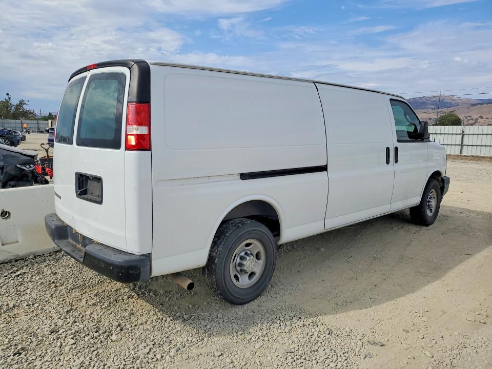 60633556 :رقم المزاد ، 1GCWGBFG5H1186761 vin ، 2017 Chevrolet Express G2500 مزاد بيع