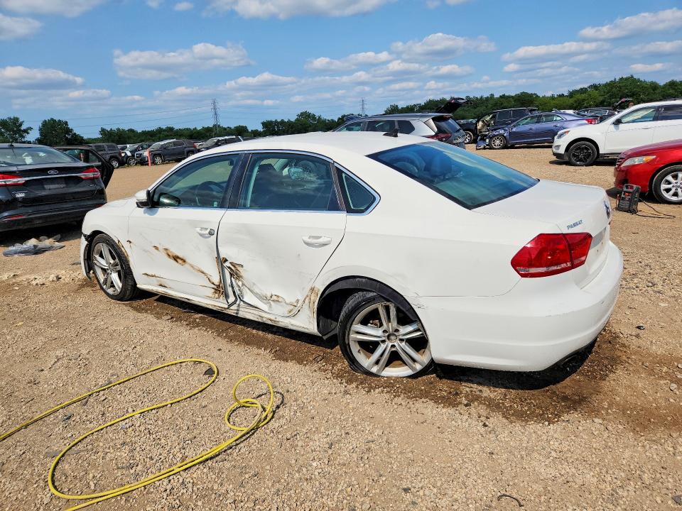 62324346 :رقم المزاد ، 1VWBS7A33EC053041 vin ، 2014 Volkswagen Passat مزاد بيع