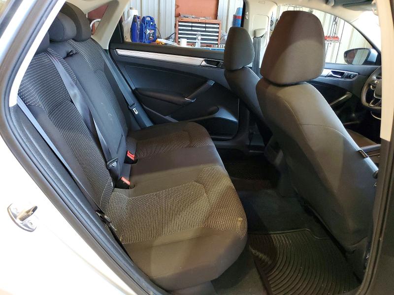 61916626 :رقم المزاد ، 1VWAT7A30HC029504 vin ، 2017 Volkswagen Passat مزاد بيع