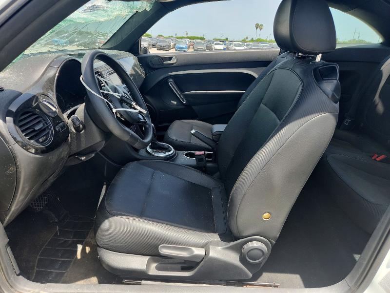 61821726 :رقم المزاد ، 3VWF17AT8HM628189 vin ، 2017 Volkswagen Beetle مزاد بيع