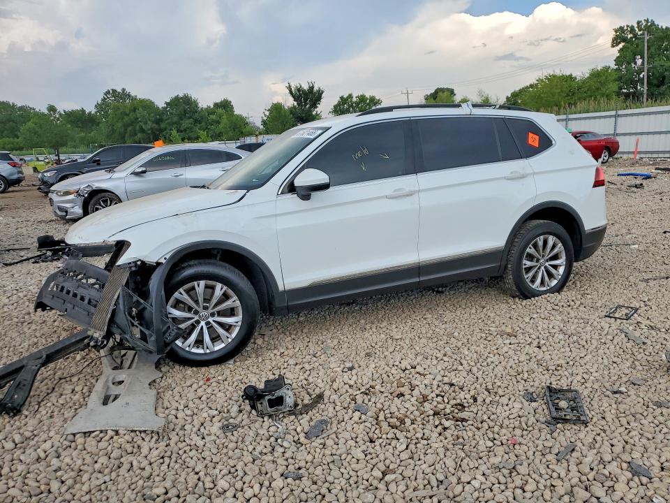 61621466 :رقم المزاد ، 3VV2B7AX1JM096342 vin ، 2018 Volkswagen Tiguan مزاد بيع