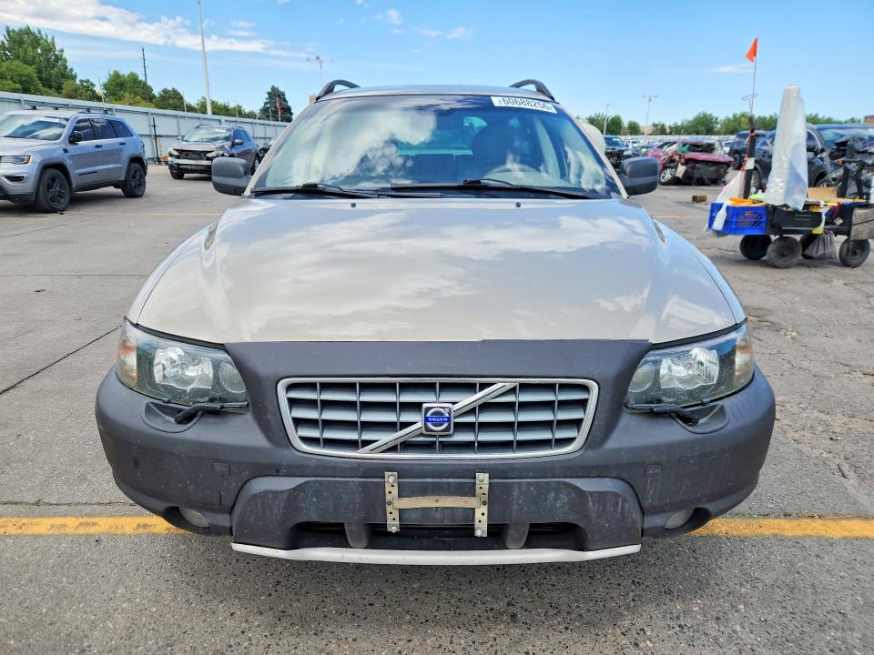 60688256 :رقم المزاد ، YV1SZ59H441137926 vin ، 2004 Volvo Xc70 مزاد بيع