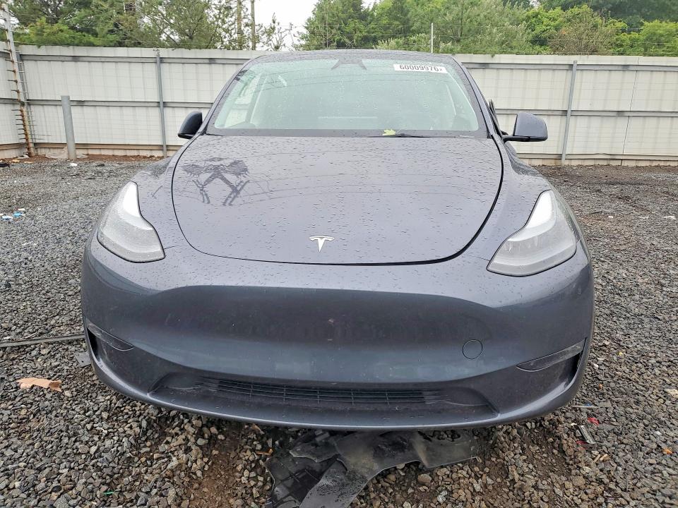 60009976 :رقم المزاد ، 7SAYGDEF0PF858571 vin ، 2023 Tesla Model Y مزاد بيع
