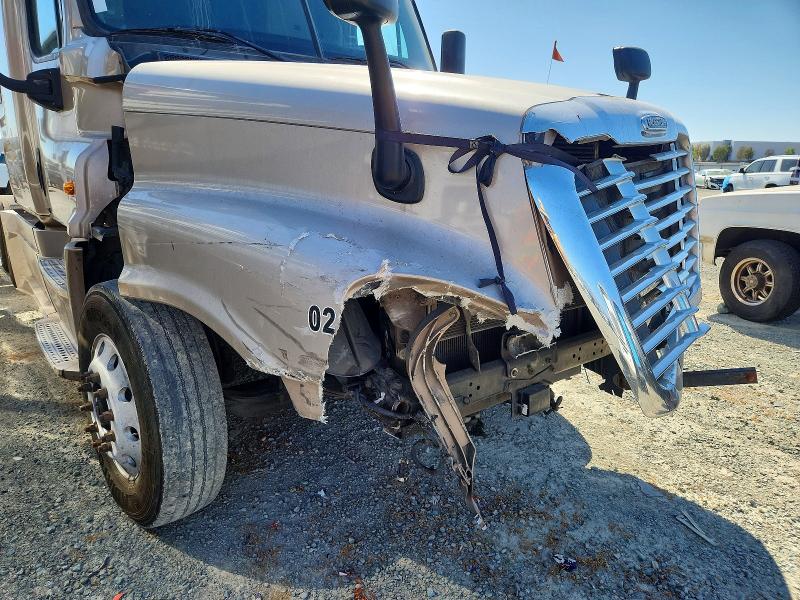 2015 Freightliner Cascadia მანქანა იყიდება აუქციონზე, vin: 3AKJGLD53FSBT5505, აუქციონის ნომერი: 62479146