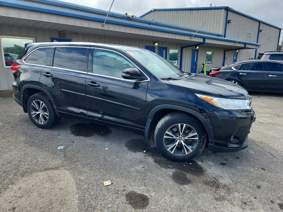 Продаж на аукціоні авто 2017 Toyota Highlander, vin: 5TDZZRFH5HS194399, номер лоту: 60611516
