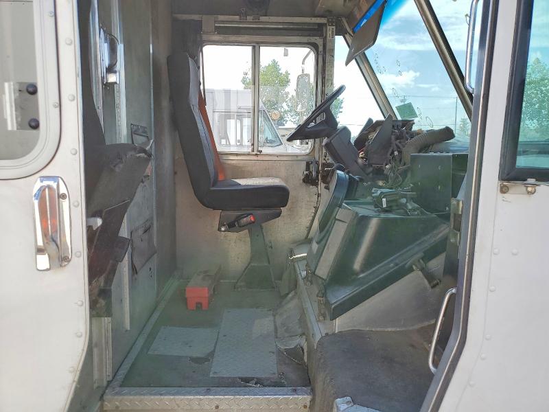 57949206 :رقم المزاد ، 4UZAANBW76CW23392 vin ، 2006 Freightliner Chassis مزاد بيع