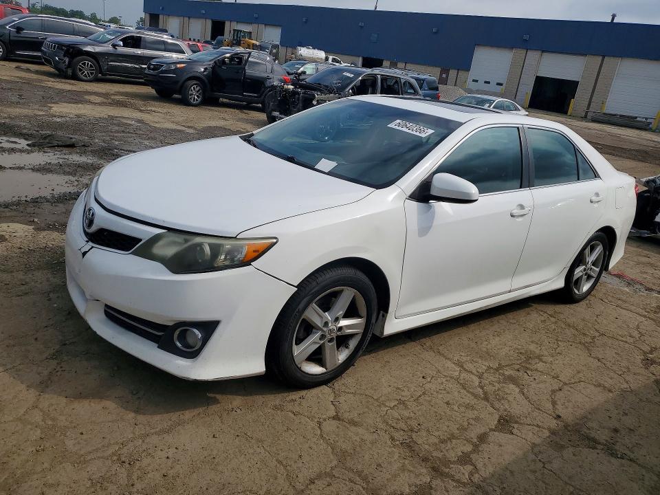 2012 Toyota Camry მანქანა იყიდება აუქციონზე, vin: 4T1BF1FK7CU118884, აუქციონის ნომერი: 60640366