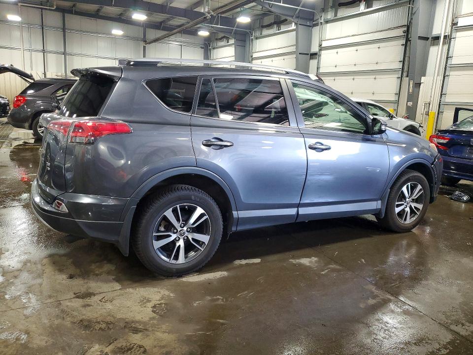 Продаж на аукціоні авто 2018 Toyota Rav4, vin: JTMRFREV5JD254375, номер лоту: 61982146