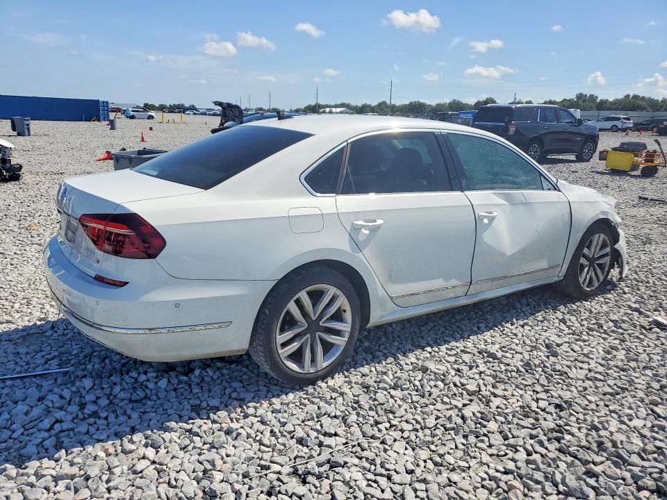 Продаж на аукціоні авто 2017 Volkswagen Passat, vin: 1VWCT7A39HC076118, номер лоту: 62247676