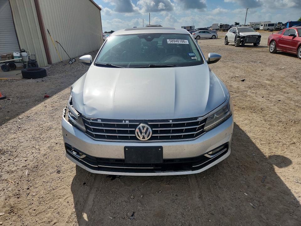58940186 :رقم المزاد ، 1VWCT7A35HC062166 vin ، 2017 Volkswagen Passat مزاد بيع