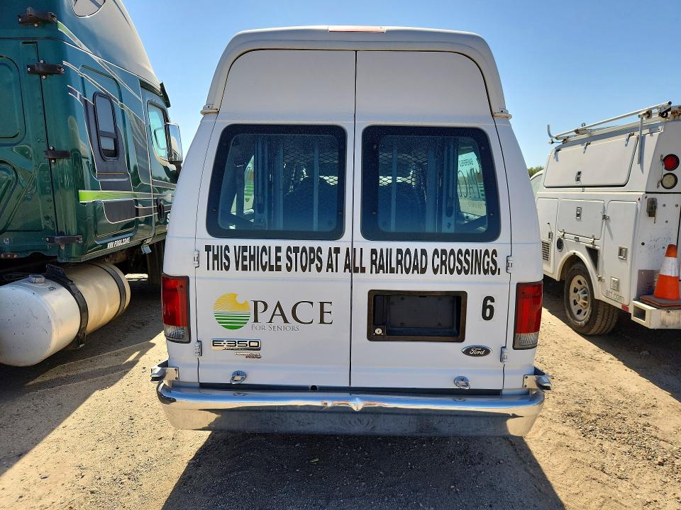 62471706 :رقم المزاد ، 1FBSS31L68DA08240 vin ، 2008 Ford Econoline مزاد بيع