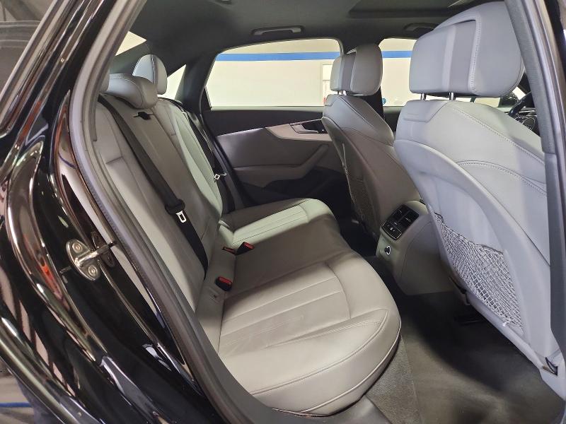Продажа на аукционе авто 2019 Audi A4, vin: WAUDNAF43KA115463, номер лота: 60995306
