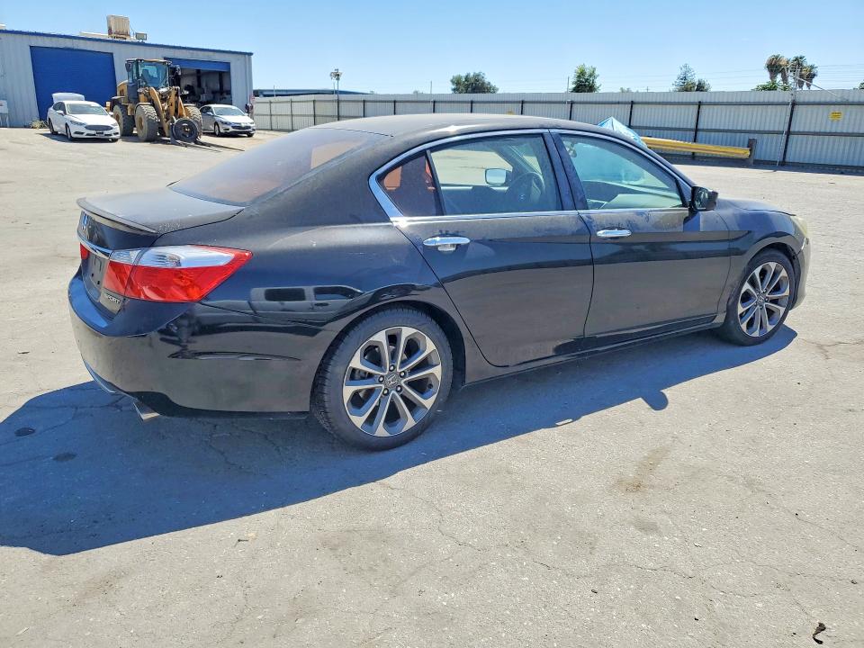 60032746 :رقم المزاد ، 1HGCR2F53FA102608 vin ، 2015 Honda Accord مزاد بيع