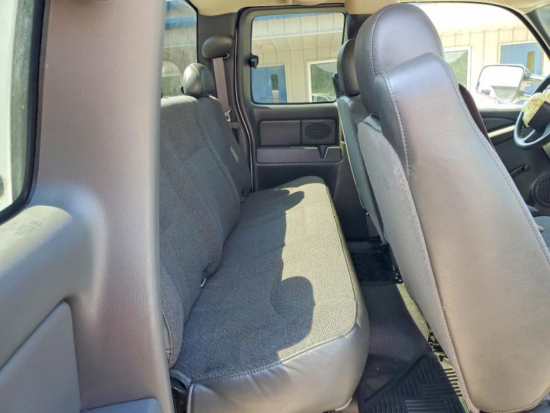 60489406 :رقم المزاد ، 1GCEC19T55E278158 vin ، 2005 Chevrolet Silverado مزاد بيع
