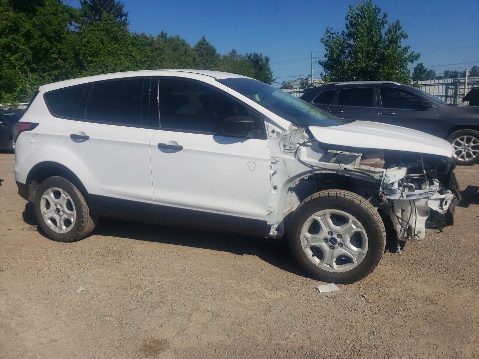 62955376 :رقم المزاد ، 1FMCU0F72JUA67677 vin ، 2018 Ford Escape مزاد بيع