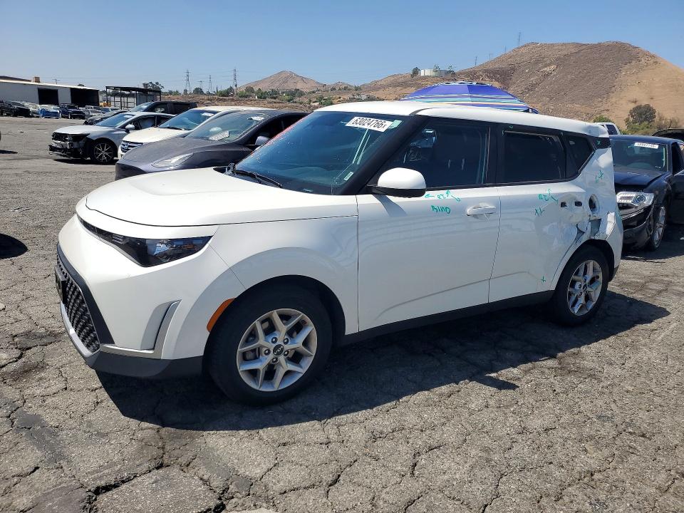 63024766 :رقم المزاد ، KNDJ23AU1P7888812 vin ، 2023 Kia Soul مزاد بيع