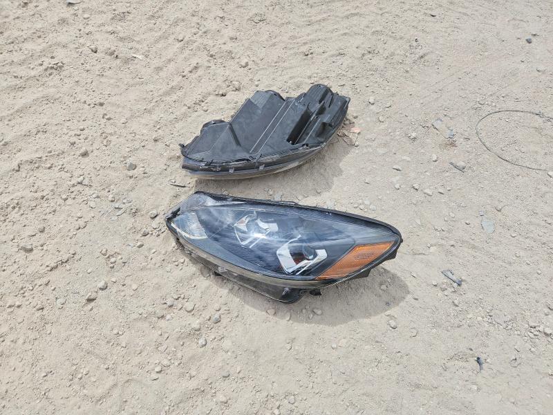 59853106 :رقم المزاد ، 1FMCU0H67NUA81097 vin ، 2022 Ford Escape مزاد بيع