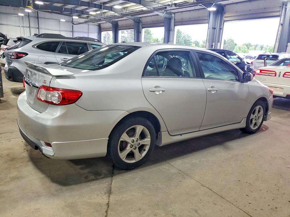 2011 Toyota Corolla მანქანა იყიდება აუქციონზე, vin: 2T1BU4EE8BC585945, აუქციონის ნომერი: 61850906