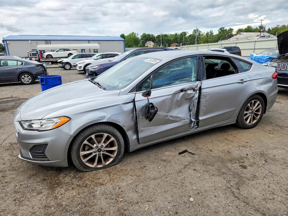62843066 :رقم المزاد ، 3FA6P0HD8LR121916 vin ، 2020 Ford Fusion مزاد بيع