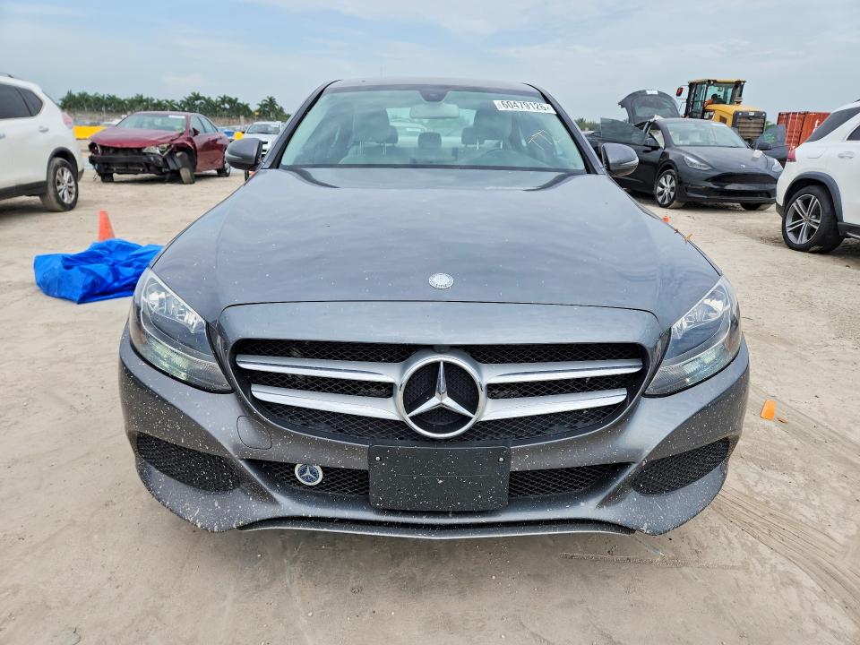 60479126 :رقم المزاد ، 55SWF4KB1HU213131 vin ، 2017 Mercedes-benz C مزاد بيع