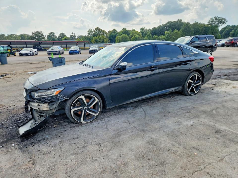 Auction sale of the 2018 Honda Accord, vin: 1HGCV1F30JA048293, lot number: 63384726