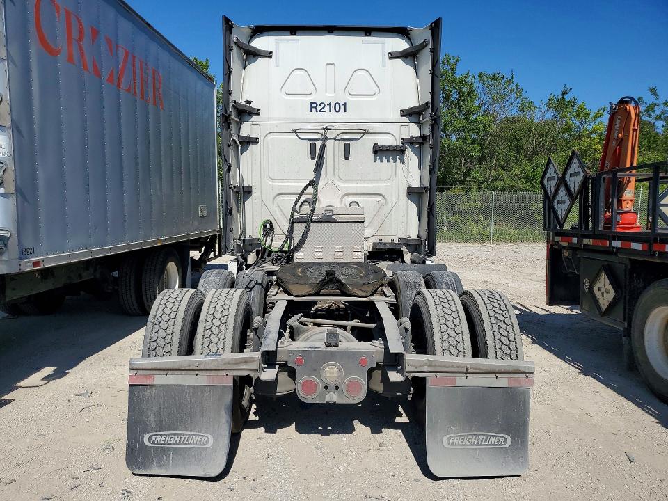 62300686 :رقم المزاد ، 3AKJHHDRXMSMY0179 vin ، 2021 Freightliner Cascadia 126 مزاد بيع
