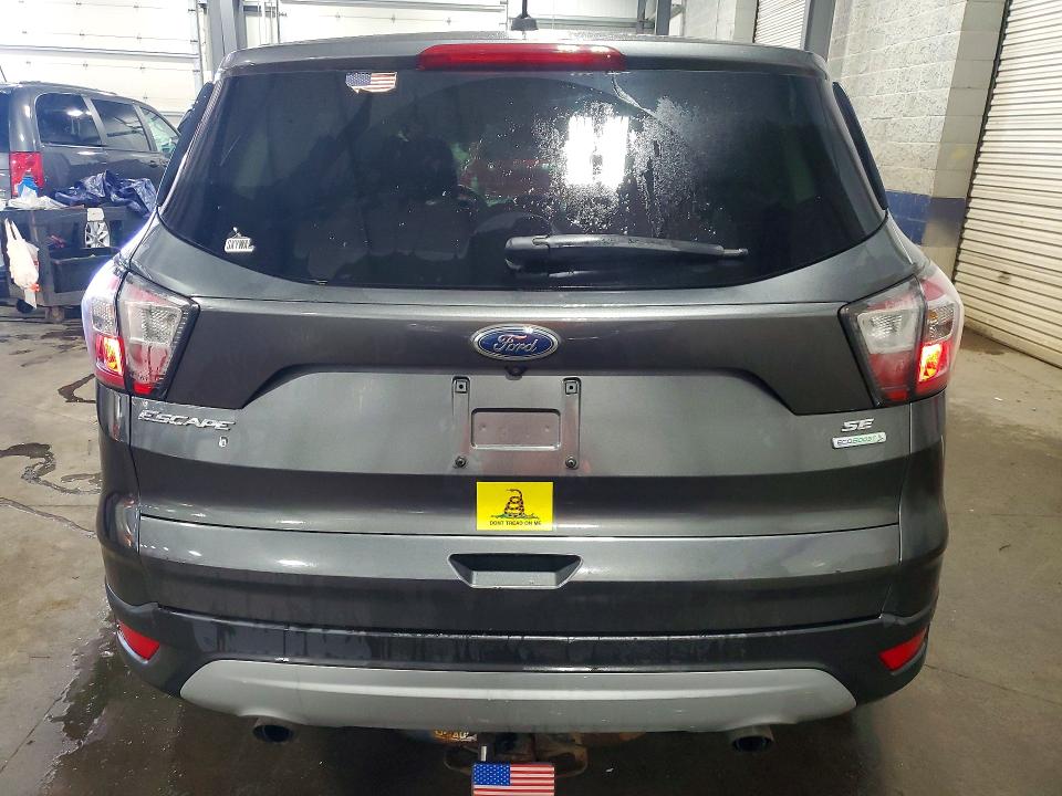 60925216 :رقم المزاد ، 1FMCU0GD9HUA94275 vin ، 2017 Ford Escape مزاد بيع