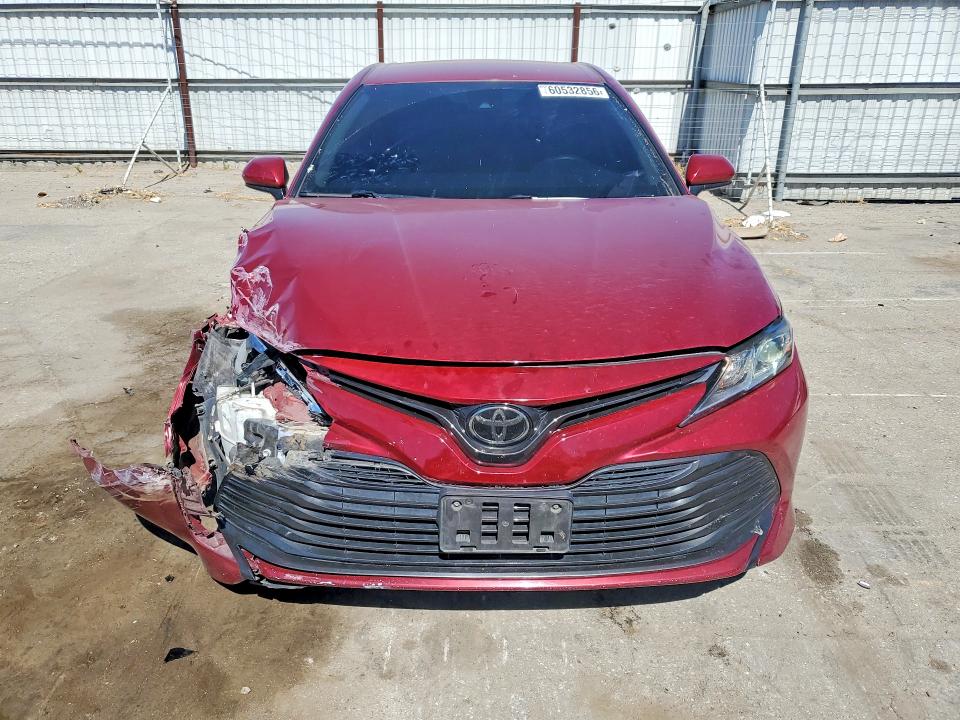 60532856 :رقم المزاد ، 4T1B11HK4KU735394 vin ، 2019 Toyota Camry مزاد بيع