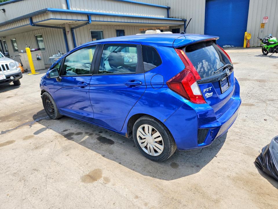 60120546 :رقم المزاد ، 3HGGK5H52FM758421 vin ، 2015 Honda Fit مزاد بيع