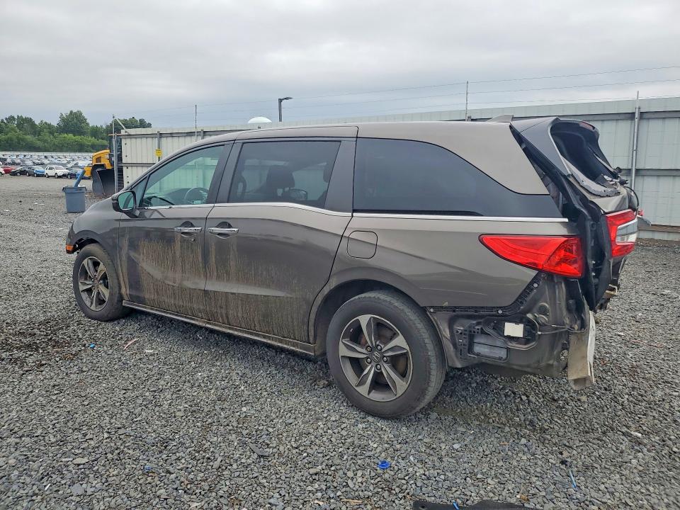 62017206 :رقم المزاد ، 5FNRL6H86JB065496 vin ، 2018 Honda Odyssey مزاد بيع