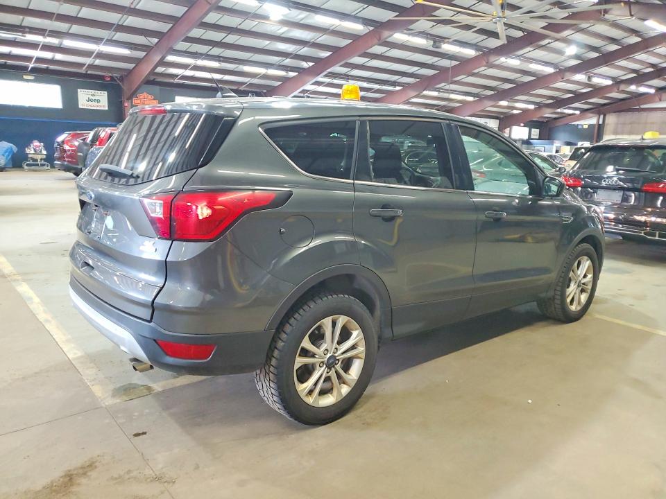 2019 Ford Escape მანქანა იყიდება აუქციონზე, vin: 1FMCU9GD0KUC05761, აუქციონის ნომერი: 61112586
