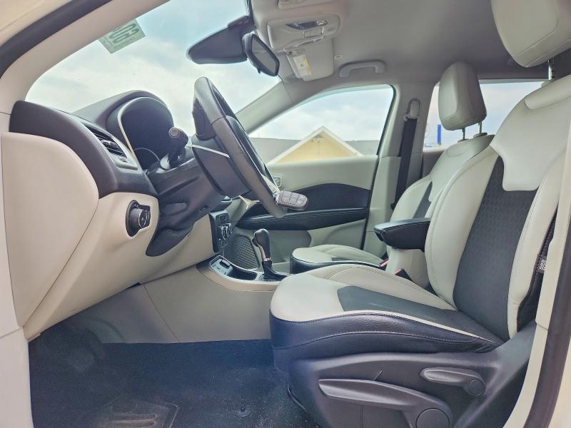 60409316 :رقم المزاد ، 3C4NJCBB3JT226864 vin ، 2018 Jeep Compass مزاد بيع