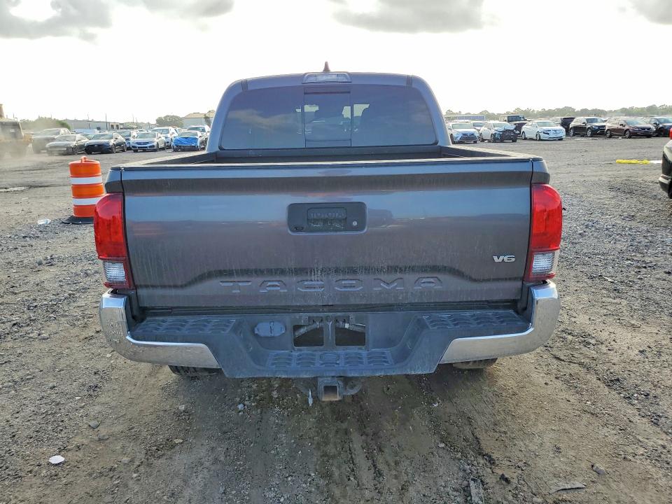 61173876 :رقم المزاد ، 5TFAZ5CN2MX097178 vin ، 2021 Toyota Tacoma مزاد بيع