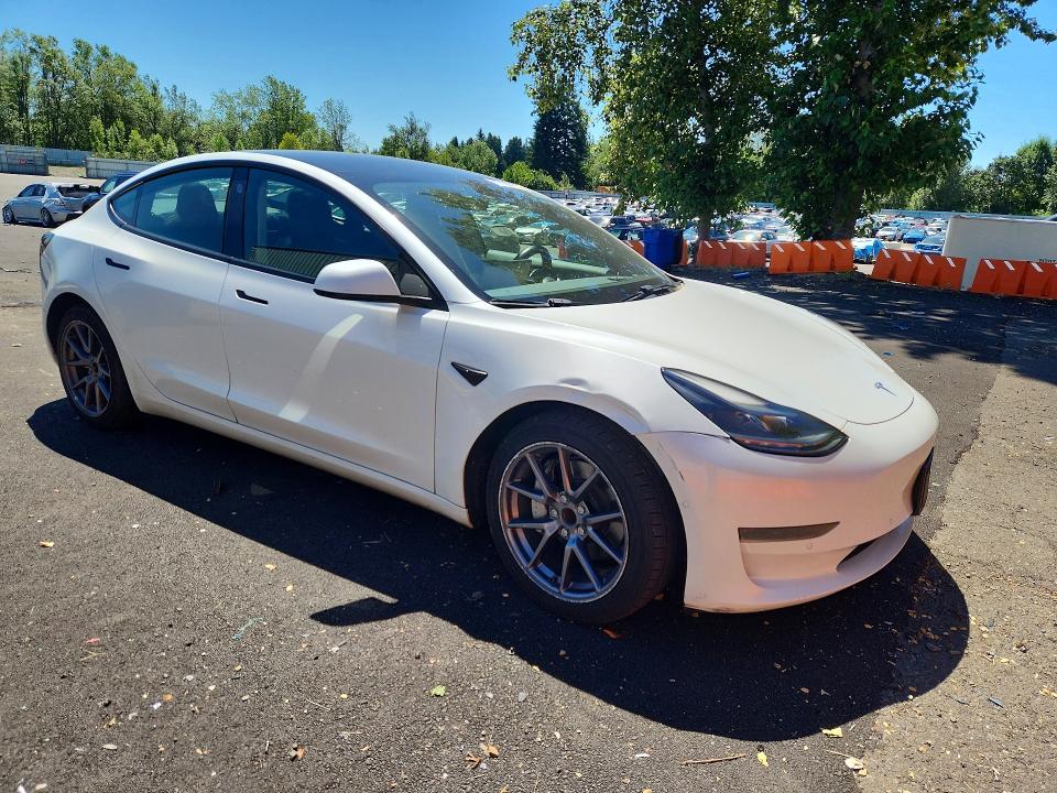 60676596 :رقم المزاد ، 5YJ3E1EA5NF285731 vin ، 2022 Tesla Model 3 مزاد بيع