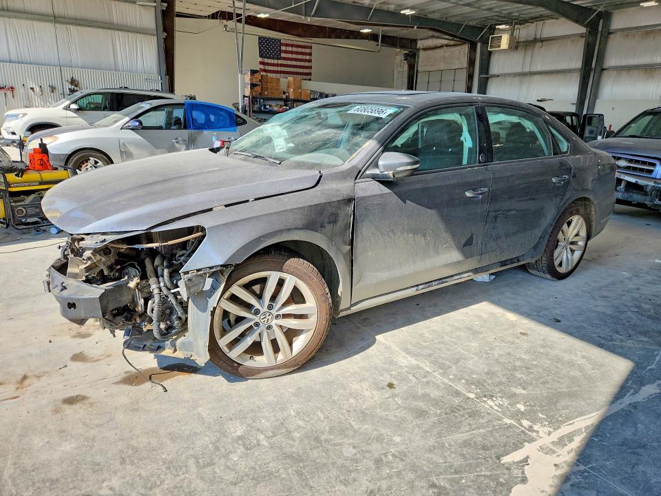 60805896 :رقم المزاد ، 1VWLA7A32KC009373 vin ، 2019 Volkswagen Passat مزاد بيع