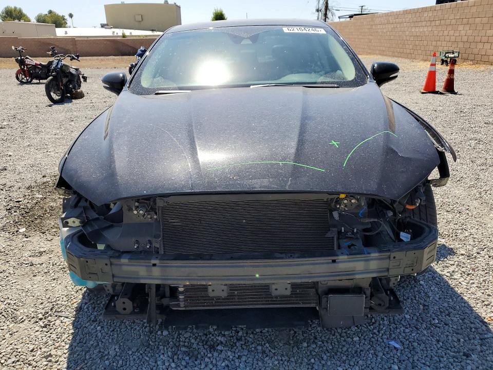 62104246 :رقم المزاد ، 3FA6P0SU5KR174726 vin ، 2019 Ford Fusion مزاد بيع