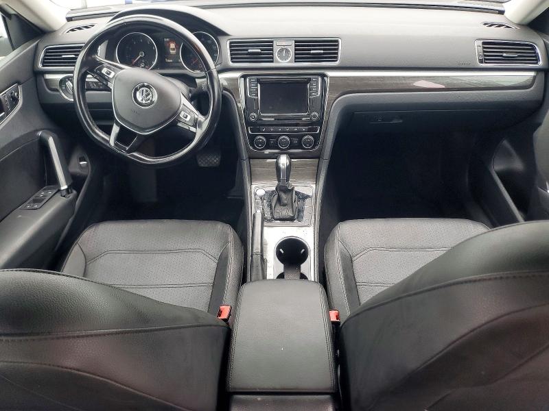 60442156 :رقم المزاد ، 1VWGT7A34HC054674 vin ، 2017 Volkswagen Passat مزاد بيع