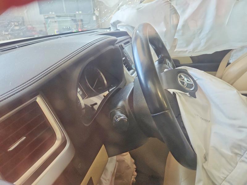 59710096 :رقم المزاد ، 5TDJZRFH9JS850137 vin ، 2018 Toyota Highlander مزاد بيع