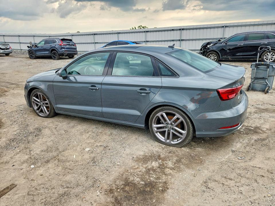 Продаж на аукціоні авто 2018 Audi A3, vin: WAUAUGFF4J1068727, номер лоту: 60450626